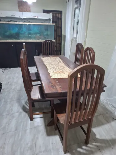 Mesa 6 cadeiras madeira