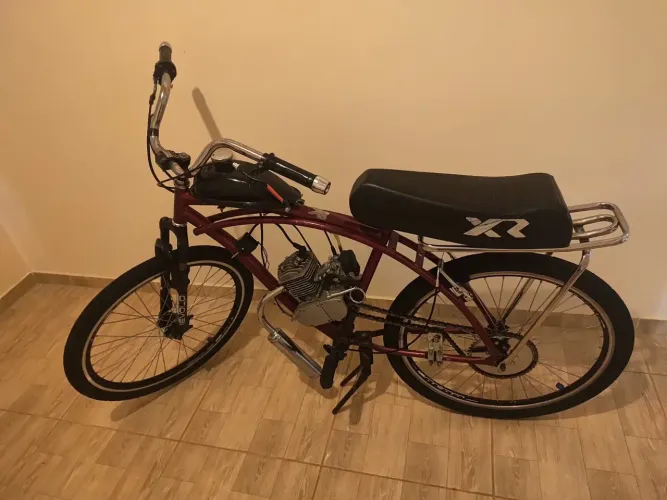 Motorizada forte vai com Bag pra voce fazer  entregas em aplicativos
