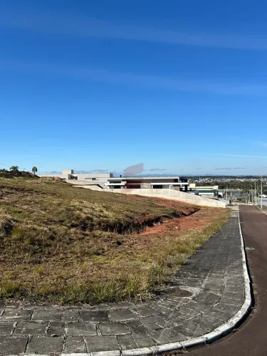 TERRENO à venda com 1000m² por R$ 750.000,00 no bairro Jardim Amélia - PINHAIS / PR
