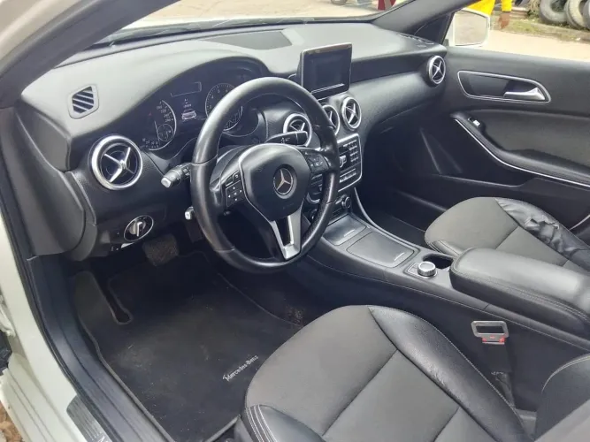 Mercedes-Benz Classe A 200 1.6 TB 16V Style 156cv Aut. 2015