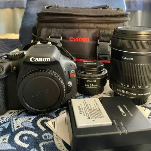 Kit Cânon T2i + lente super zoom 18-135mm + lente 18-55mm