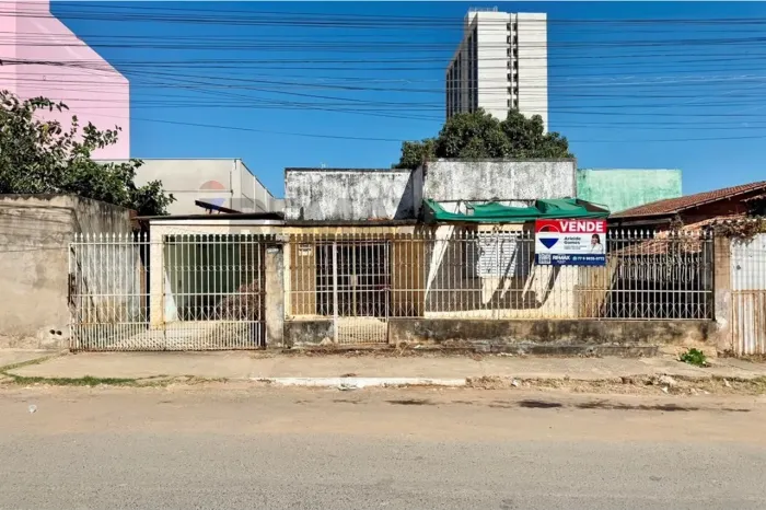 "Imóvel Comercial no Centro de Barreiras - Oferta!"
