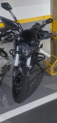Vendo ou troco Dominar 400 estado de zero km