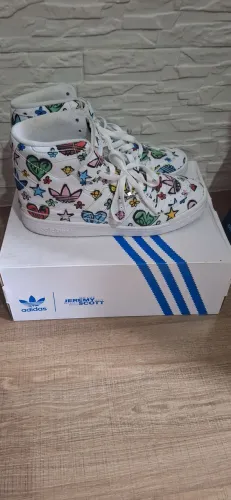 Tênis Adidas Jeremy Scott