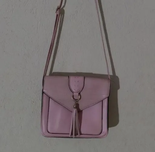 Bolsa rosa de courino