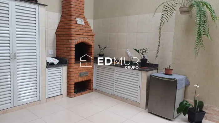 SOBRADO para VENDA com 161m² no bairro Parque Capuava com 3 quartos e 2 vagas. Santo André