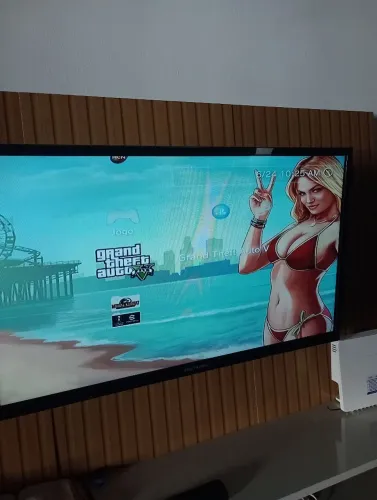 Ps3 em perfeitas condições, sem queda ou avarias,travado e vai com uns jogos na memória