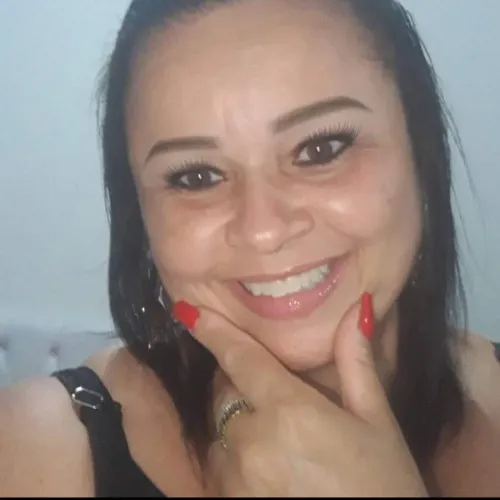 Cuidadora  de  crianças,idosos pessoas em geral.