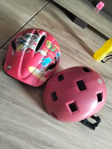 Dois capacetes