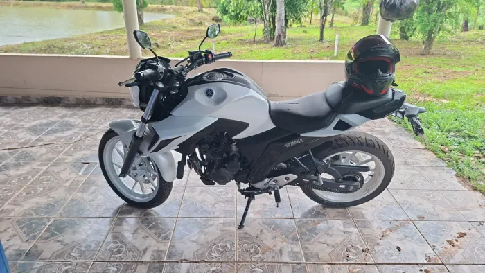 Moto Yamarra a venda