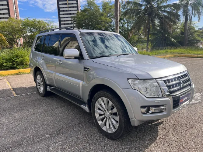 Mitsubishi Pajero HPE Full 3.2 4X4 T.i.dies. 5P AUT 2017