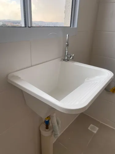 Vendo Tanque mármore sintético para área de serviço