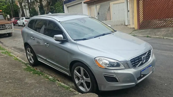 Volvo XC 60 T-5 R-design 2.0 FWD 5P 2013