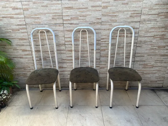VENDO 3 CADEIRAS ESTOFADAS USADAS