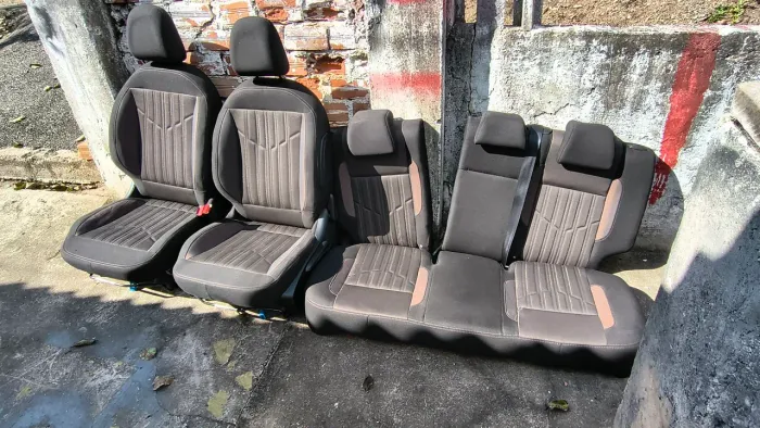 Jogo de bancos Peugeot 2008 completo