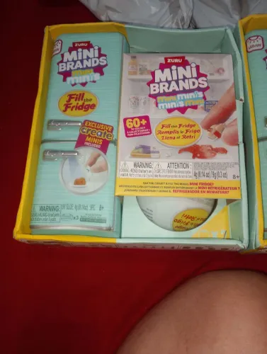 Geladeira mini brands
