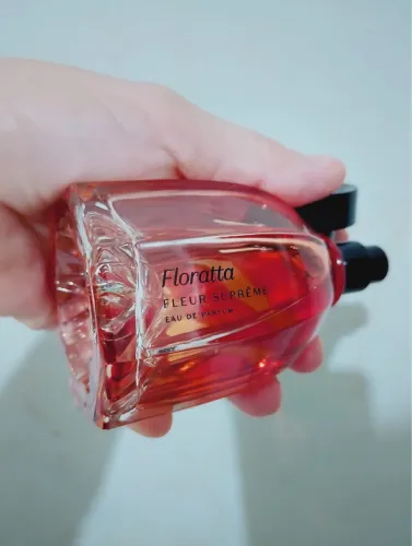 Perfume florata o Boticário 