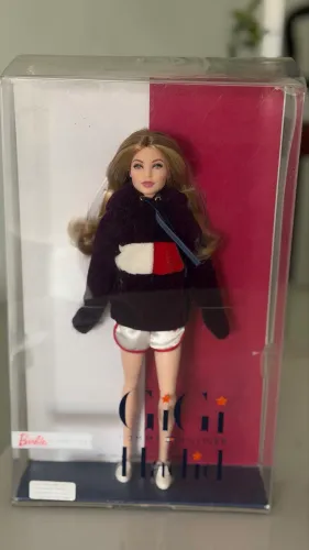 Barbie collector gigi hadid lacrada 