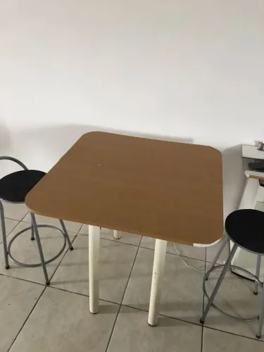 Mesa 2 cadeiras