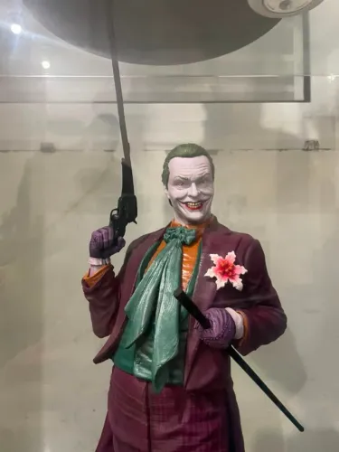 coringa Jack Nokolson de 89 em 3d resina e plástico, na escala 1/4 com 03 opções de cabeça