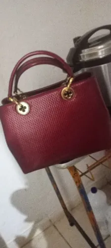 Bolsa de couro vermelha