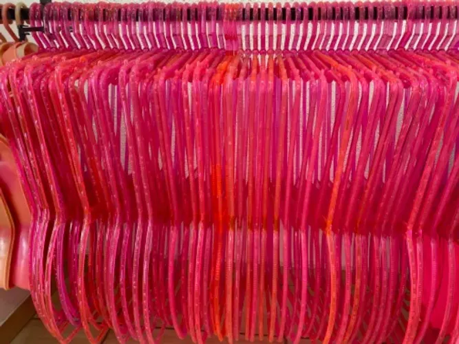 Cabide Silhueta Rosa