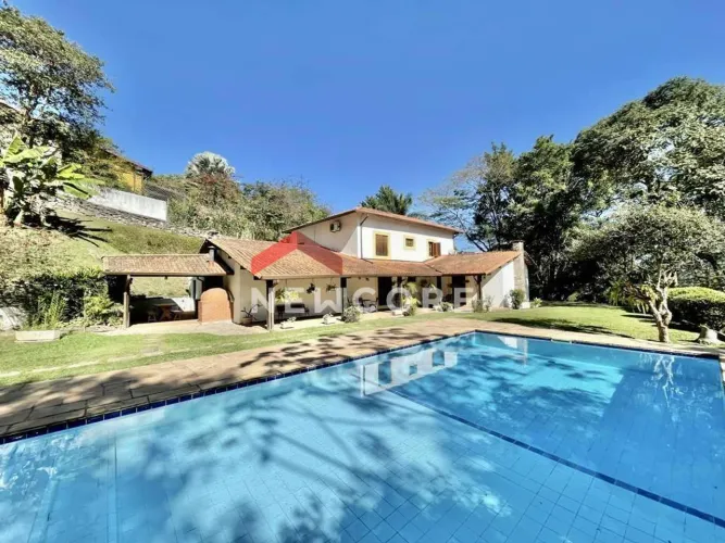 Casa de condomínio em Rua do Pedregal - Granja Viana - Embu das Artes/SP