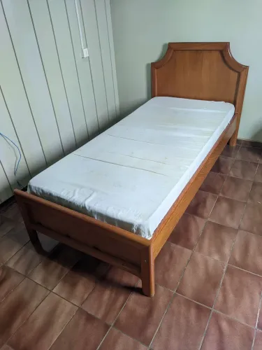 Cama De Solteiro Com Colchão (Madeira Cerejeira)