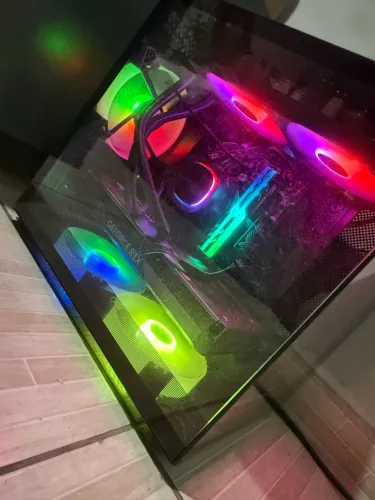 Pc gamer Ryzen 7 5700x + RTX 4060 Triple Fan