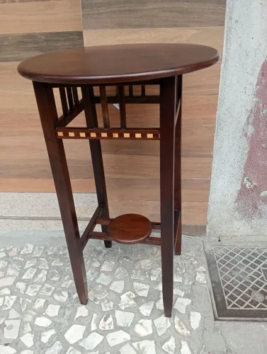 Mesa marchetada