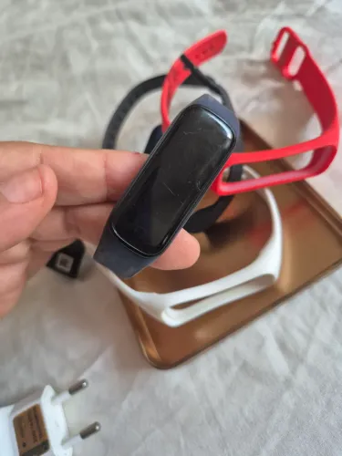 Smartwatch Samsung Galaxy Fit2 + pulseiras brindes.
