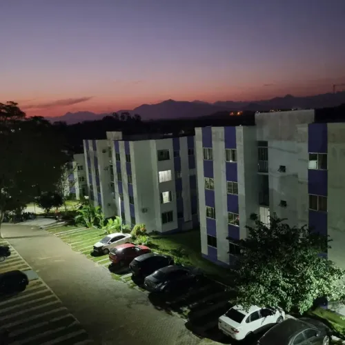 APARTAMENTO À VENDA NO SOLAR DAS VIOLETAS - 5 MINUTOS DA PRAIA DO BOSQUE!