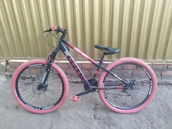 Bicicleta aro 26 semi nova, 