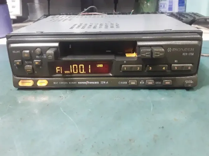 Pioneer KEH-1750 Com Bluetooth e Led