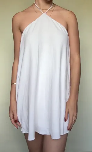 Vestido branco soltinho, super fluido