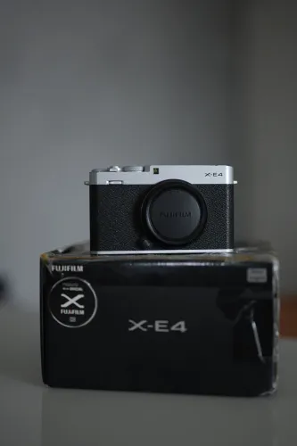 Câmera fujifilm Xe4 
