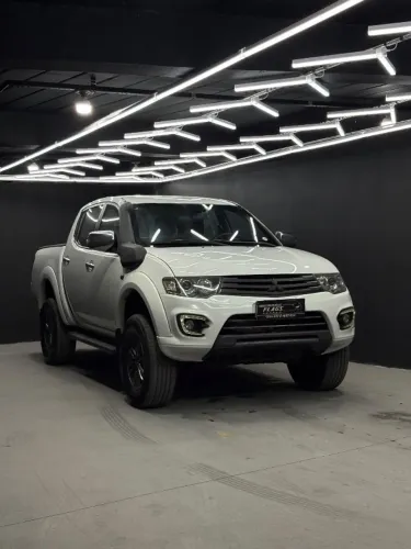 Mitsubishi L200 Triton HPE 3.2 CD TB Int.diesel AUT 2016
