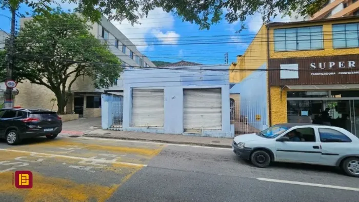 Casa comercial ou residencial no Centro de Fpolis
