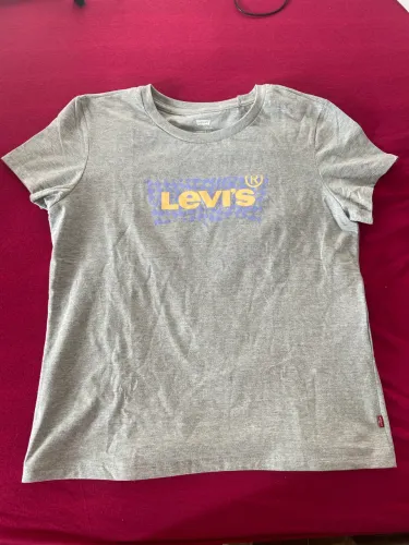 Camiseta Levi's nunca usada