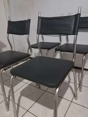 Cadeira de aço