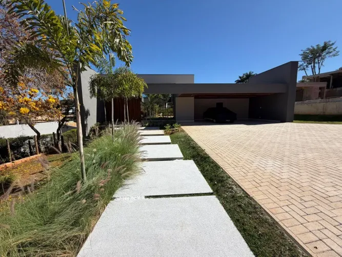 Casa em Lagoa Santa no Condomínio Bouganville