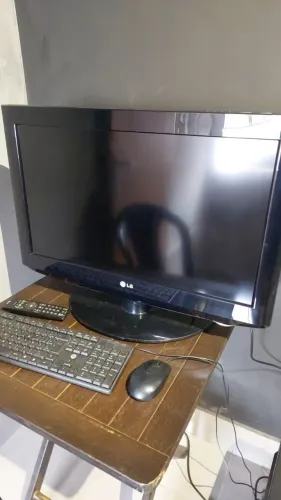 TV LG 26" LCD (não é smart)