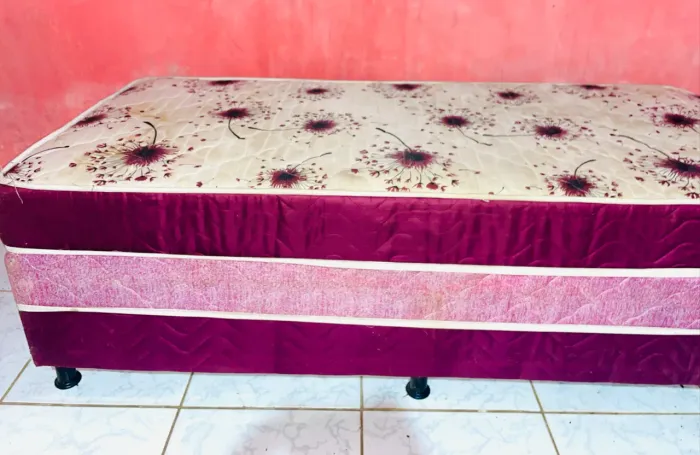 Cama de solteiro mola ensacada