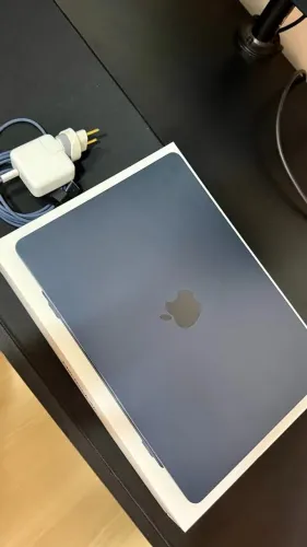 Macbook Air M2 2022