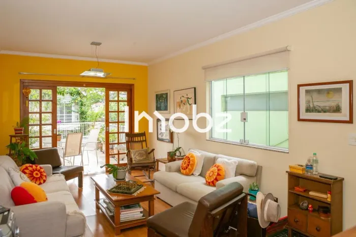 Casa à Venda - Vila Madalena, 3 Quartos, 215 m2