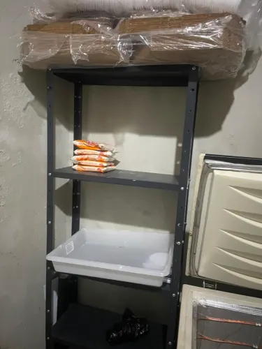Prateleira em alumínio 