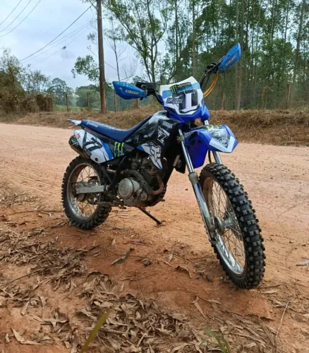 Moto de trilha XTZ 125 preparada