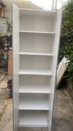 Multiuso ou guardoropinha organizador.em.bom.estado. espasoso 6. Prateleiras reforçdo