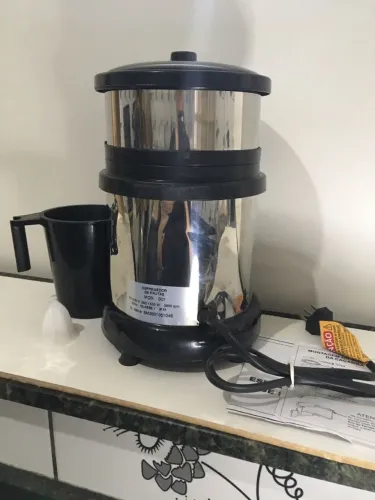 Espremedor de Frutas Industrial Fenix 500W Inox - Bivolt