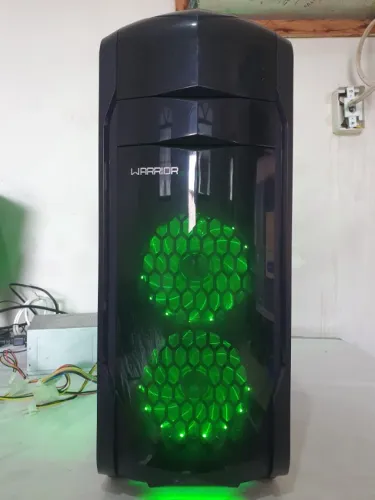 Gabinete Gamer Warrior Sem Fans R$ = 130,00